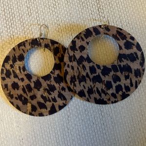 Nickel and Suede medium Cheetah Novas